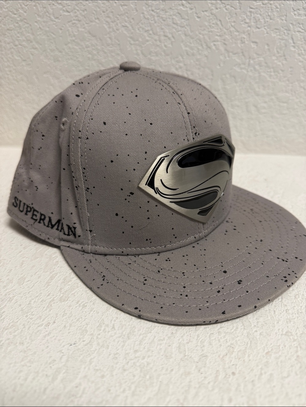 NEW- Superman Logo Grey Snapback Hat
